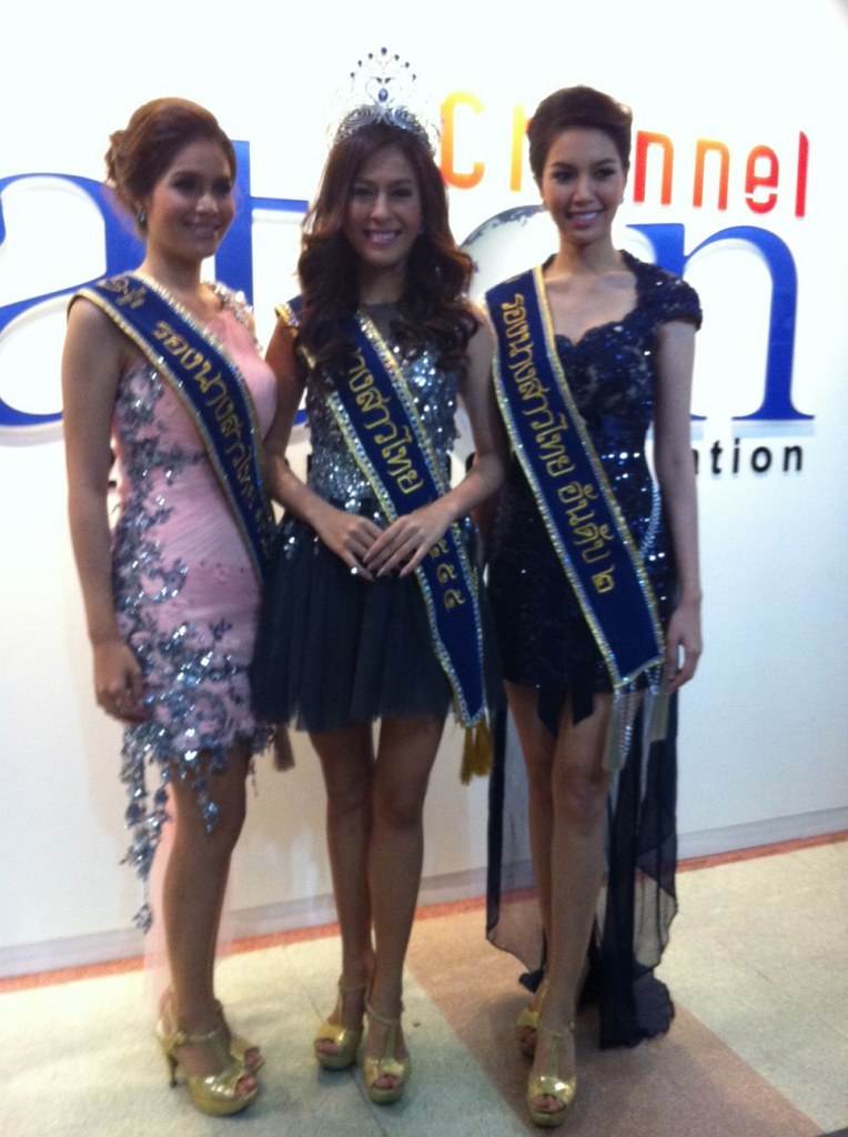 ภาระกิจนางสาวไทย ๒๕๕๕  และรองทั้งสอง