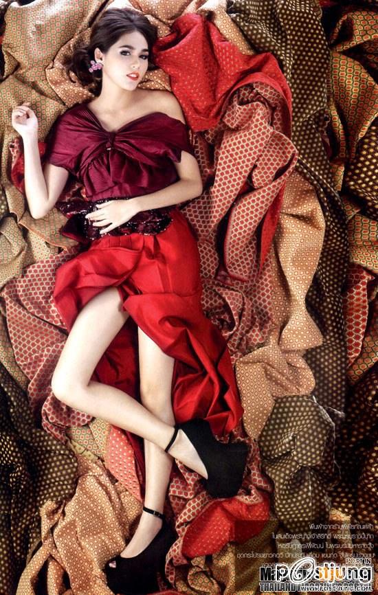 ชมพู่ อารยา ขึ้นปก เปรี้ยว