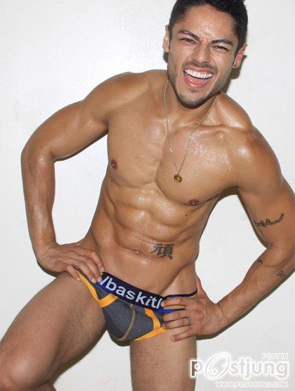 Sneak Peak : MO BOYS VS BASKIT by Marco Ovando : HQ images