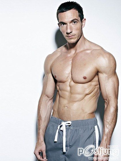 Men’s Health : The Cover Model 2012 competition