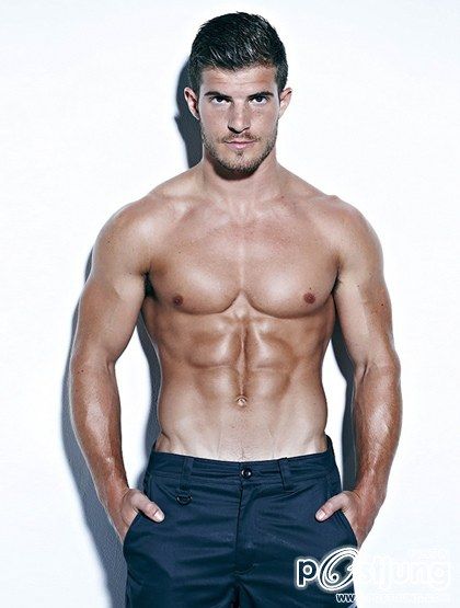 Men’s Health : The Cover Model 2012 competition