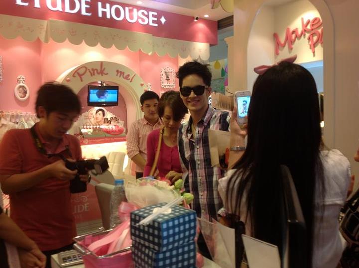เก้า จิรายุ งาน Grand Opening ETUDE HOUSE สาขา ตั้งฮั่วเส็ง ธนบุรี