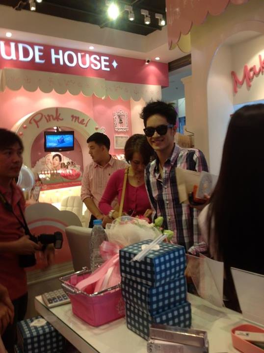 เก้า จิรายุ งาน Grand Opening ETUDE HOUSE สาขา ตั้งฮั่วเส็ง ธนบุรี