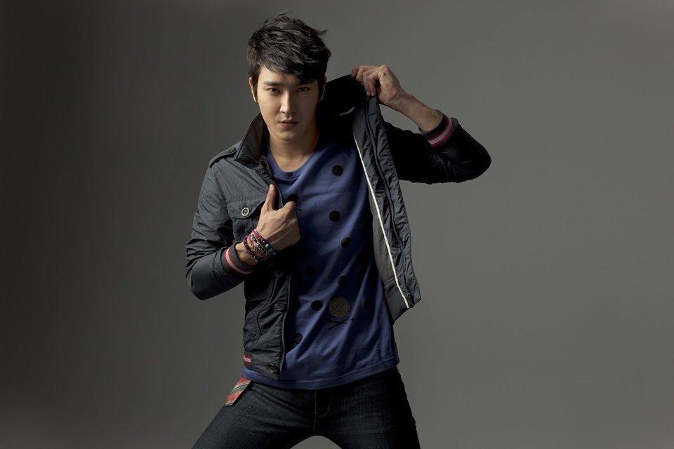 Siwon & Donghae Photoshoot For Bench