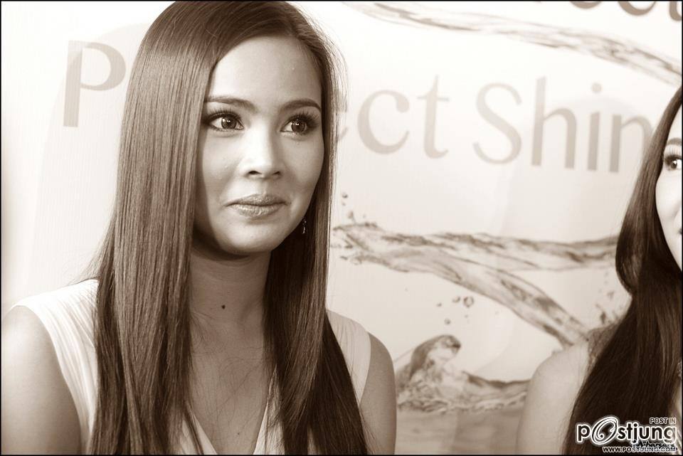 ญาญ่า อุรัสยา งานแพนทีน ใครว่าลุคนี้ดับน้องเค้ายังสวยเหมือนเดิม