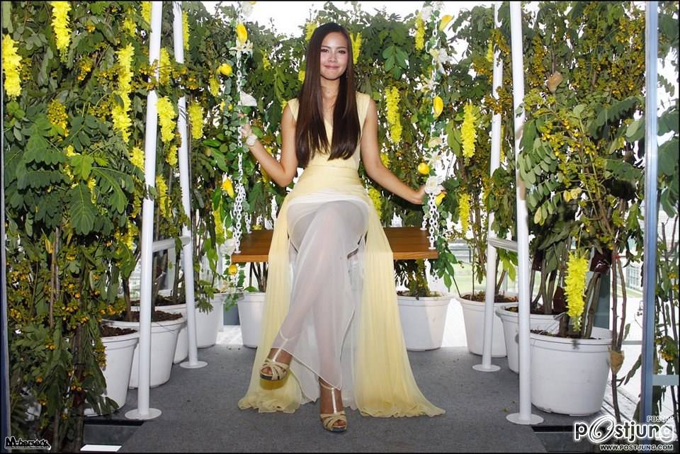 ญาญ่า อุรัสยา งานแพนทีน ใครว่าลุคนี้ดับน้องเค้ายังสวยเหมือนเดิม