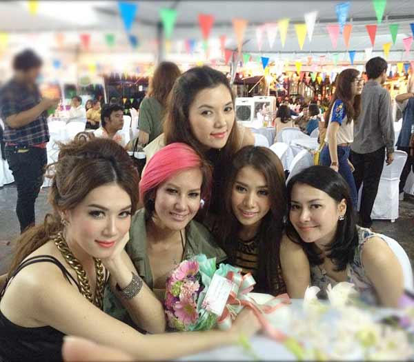 เมย์ ฉลอง ตำแหล ครบ 1 ปี เชิญดารามาแซ่บเพียบ