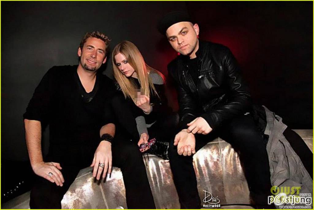 Avril Lavigne ได้หมั้นหมายกับ Chad Kroeger นักร้องนำวง Nickelback