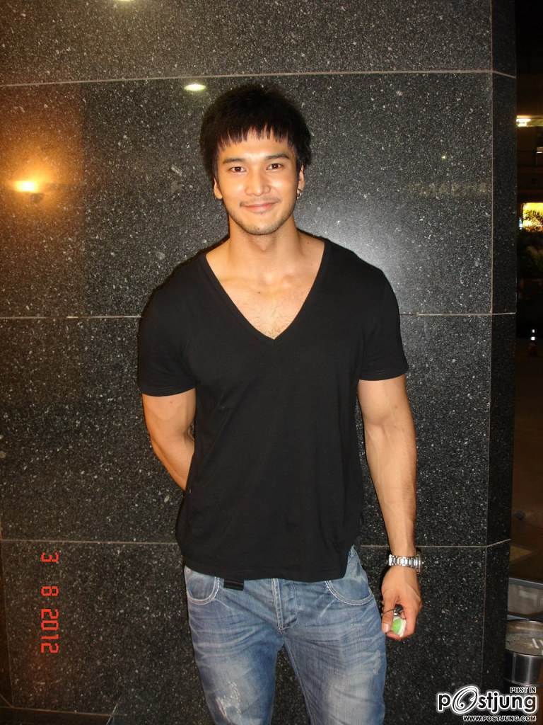 พี่ต๊อปและเพื่อน