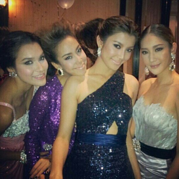 ประชันเริ่ดกันสุดฤทธิ์! ดาราร่วมเปิดร้านเช่าชุด ของ ไอซ์ อภิษฎา