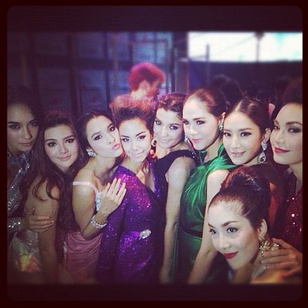 ประชันเริ่ดกันสุดฤทธิ์! ดาราร่วมเปิดร้านเช่าชุด ของ ไอซ์ อภิษฎา