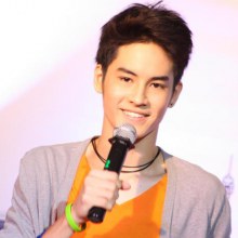 เก้า-จิรายุ งาน CAT 009 @ Centralworld (22/08/55)