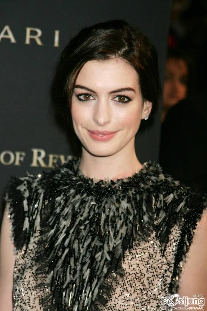 Anne Hathaway