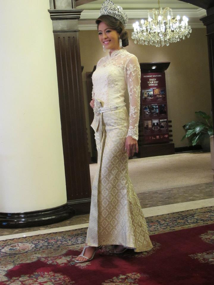 นางสาวไทย ๒๕๕๕ ถ่ายนิตยสารสกุลไทยและนิตยสารหญิงไทย