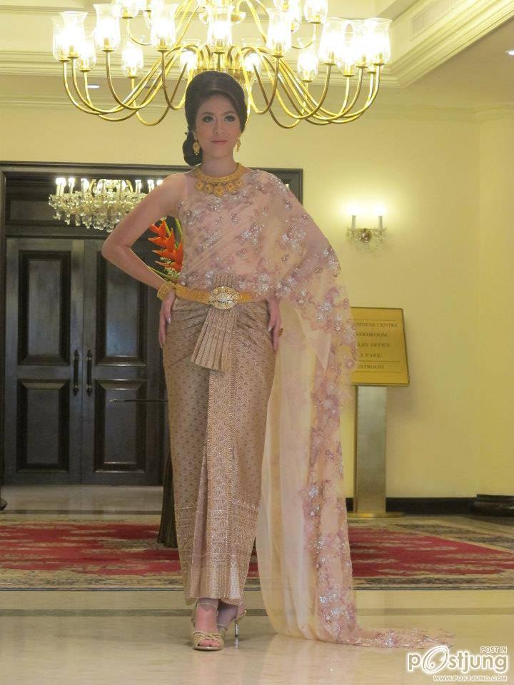 นางสาวไทย ๒๕๕๕ ถ่ายนิตยสารสกุลไทยและนิตยสารหญิงไทย