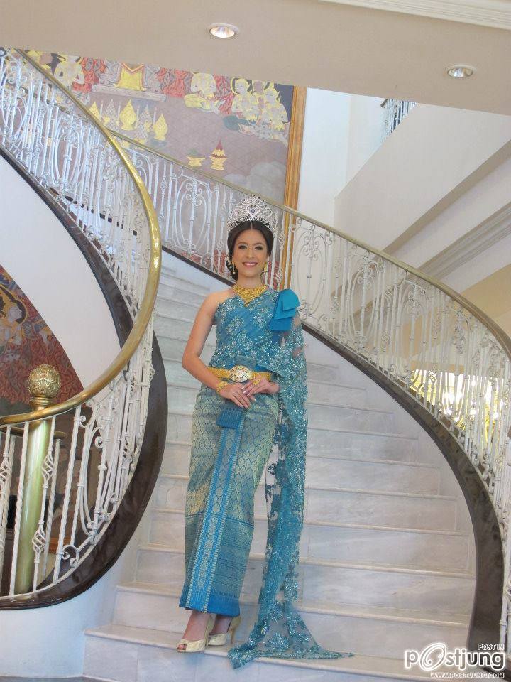 นางสาวไทย ๒๕๕๕ ถ่ายนิตยสารสกุลไทยและนิตยสารหญิงไทย