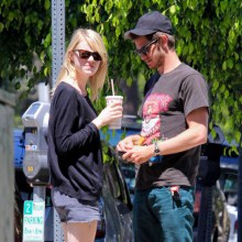 Emma Stone & Andrew Garfield: Burgers & Books!