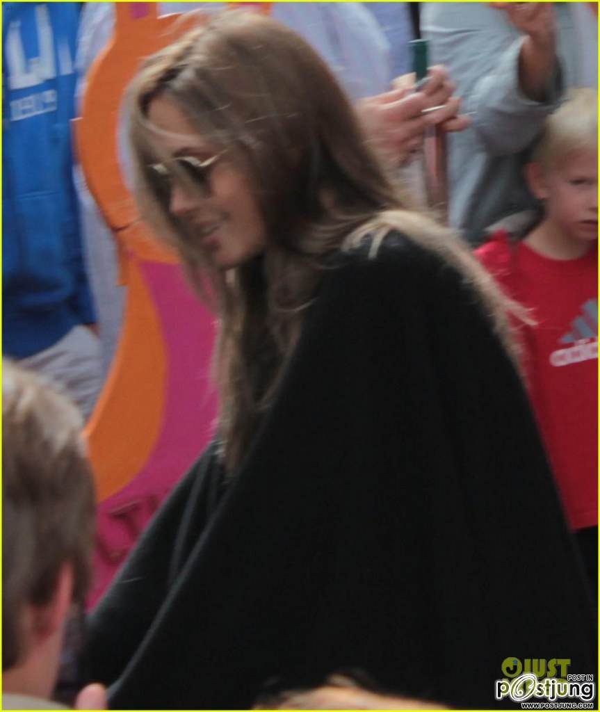 elina Jolie & Brad Pitt: Le Touquet with the Kids!