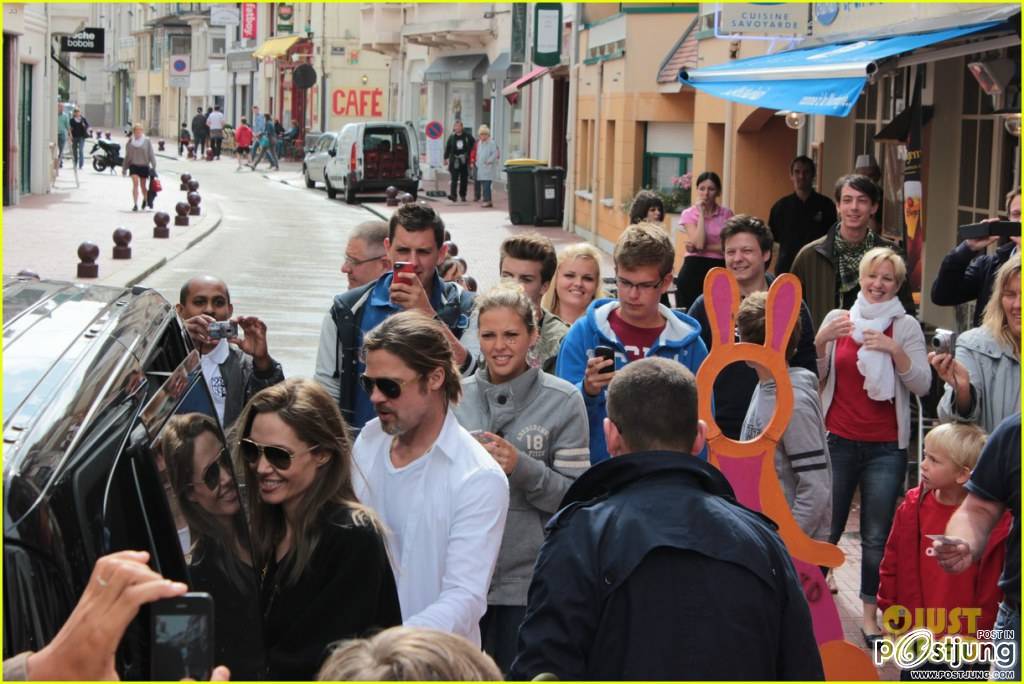elina Jolie & Brad Pitt: Le Touquet with the Kids!