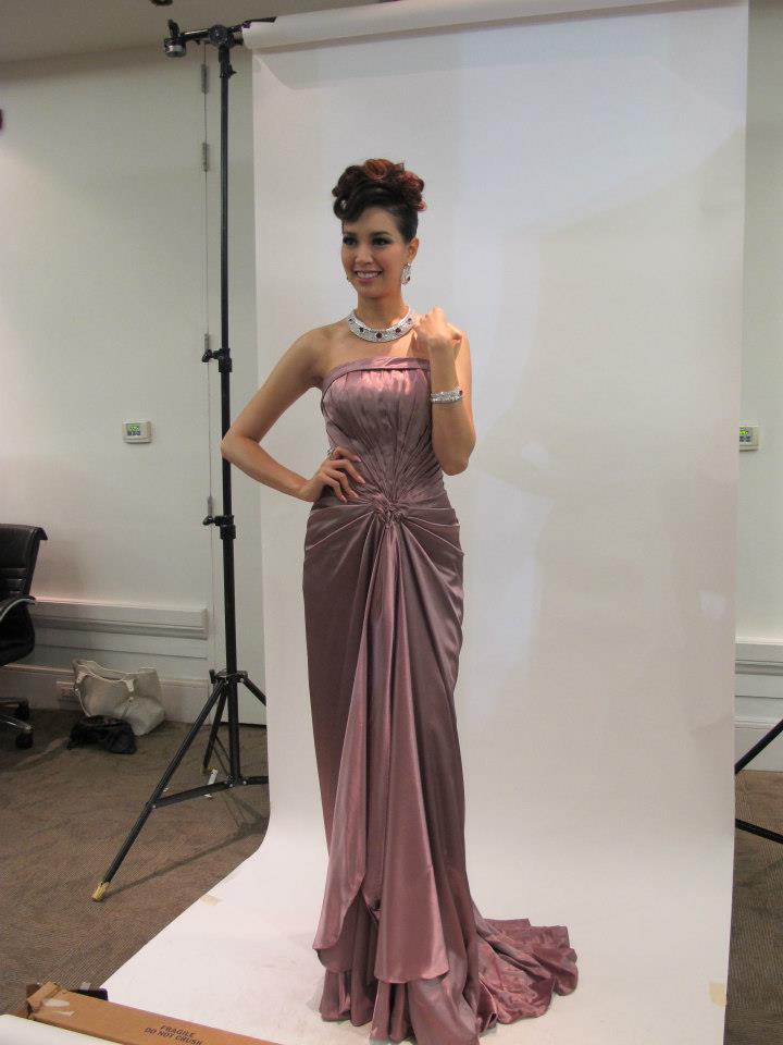 น้องโอปอ รองนางสาวไทย ๒๕๕๓ น้องดาว รองนางสาวไทย ๒๕๕๕ ในแถลงข่าวบางกอกบิวตี้เจมส์ ครั้งที่ ๕๐