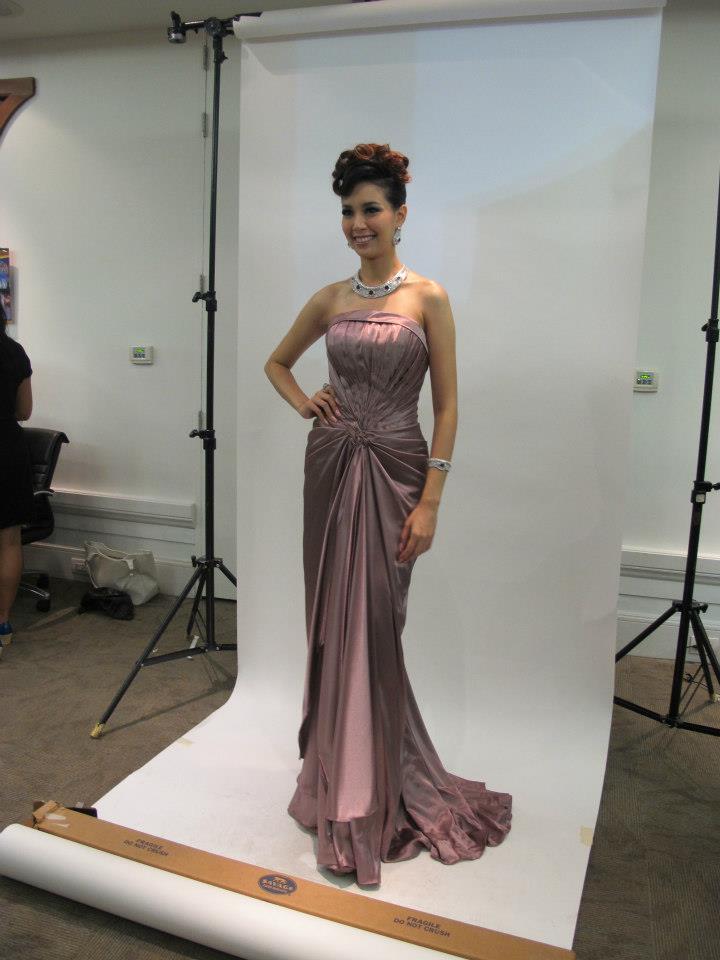 น้องโอปอ รองนางสาวไทย ๒๕๕๓ น้องดาว รองนางสาวไทย ๒๕๕๕ ในแถลงข่าวบางกอกบิวตี้เจมส์ ครั้งที่ ๕๐