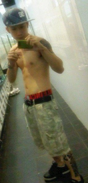 หนุ่มๆ จากคลิปเกย์...