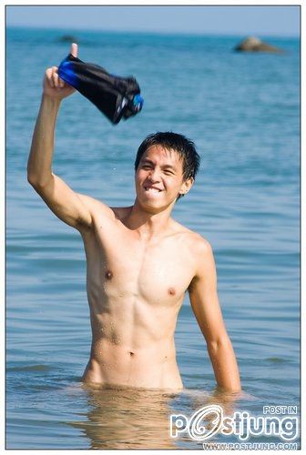 หนุ่มๆ จากคลิปเกย์...