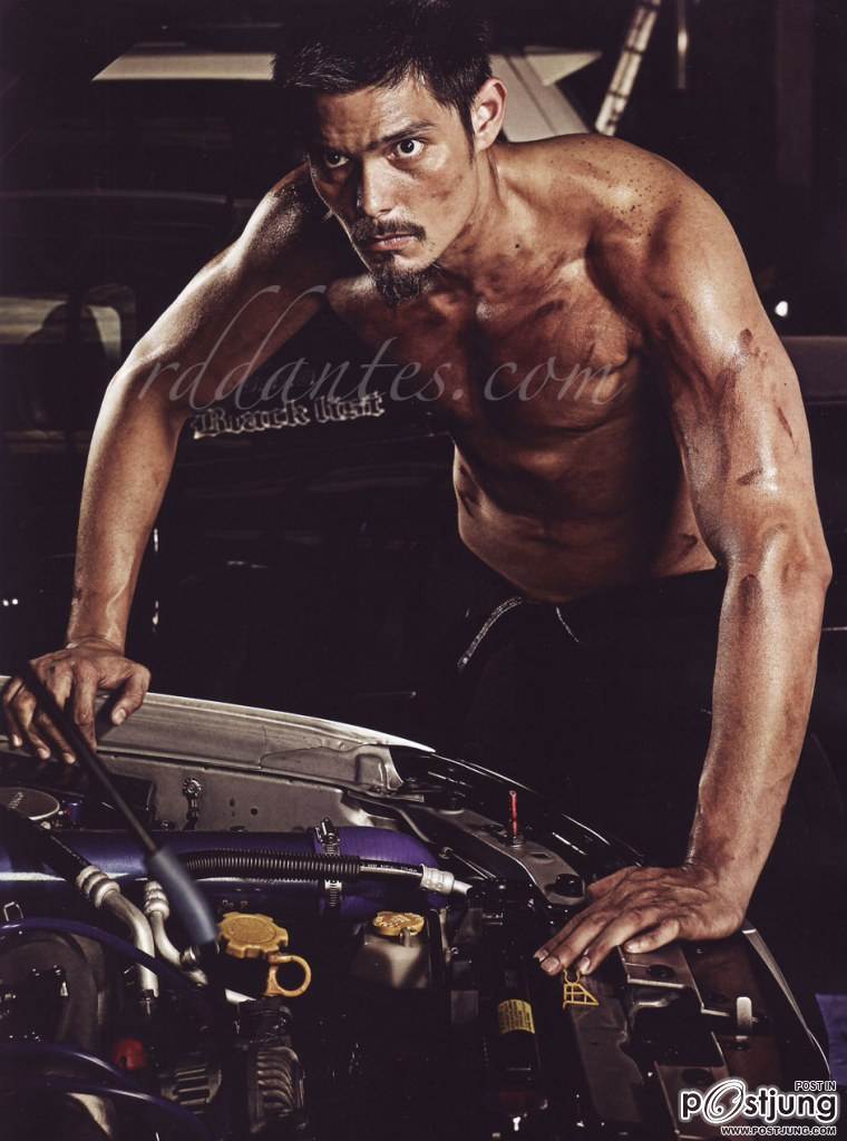 หล่อเข้มดุดีนะ