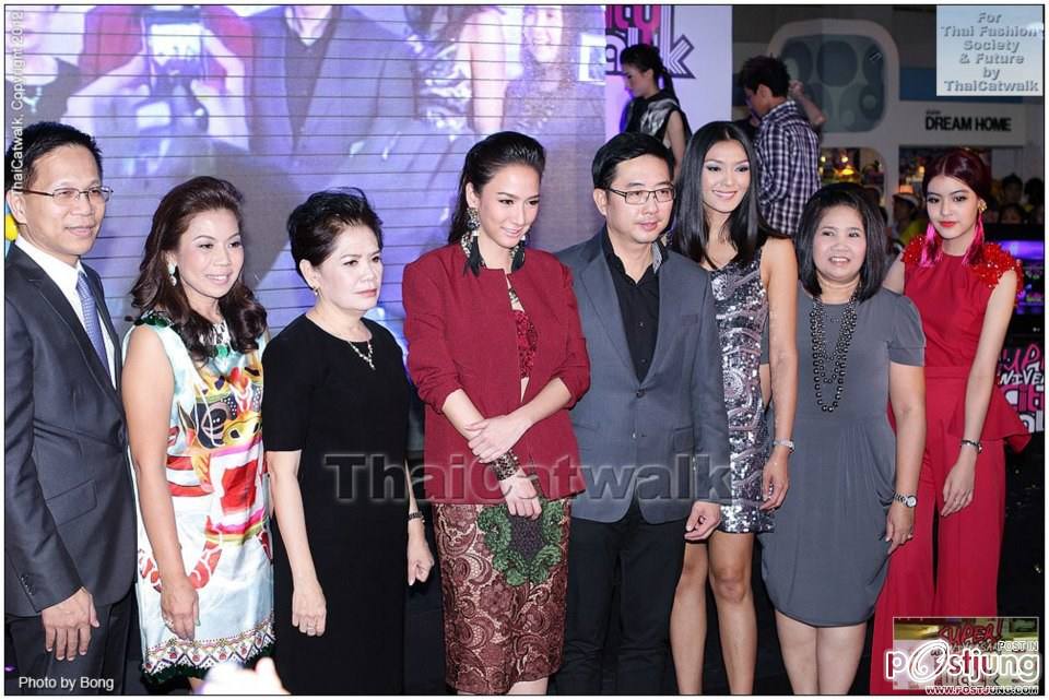 Aum @Super! Anniversary The mall City Walk !!