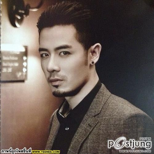 อิริยาบถหล่อๆ ของหนุ่มเชน ณัฐวัฒน์