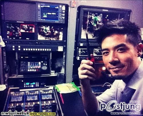 อิริยาบถหล่อๆ ของหนุ่มเชน ณัฐวัฒน์