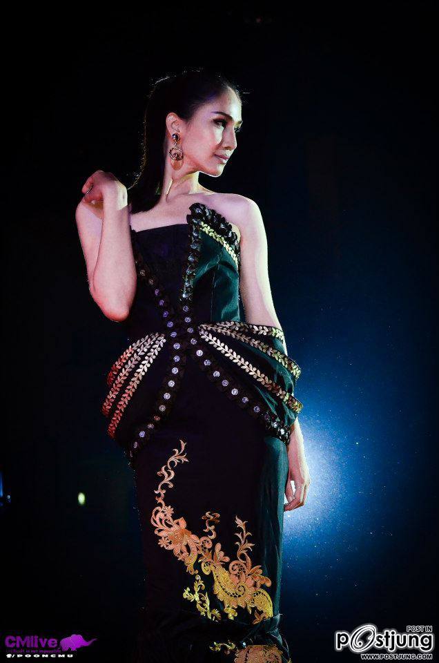 การแสดงเดินแบบ @Freshy Mor CMU 2012