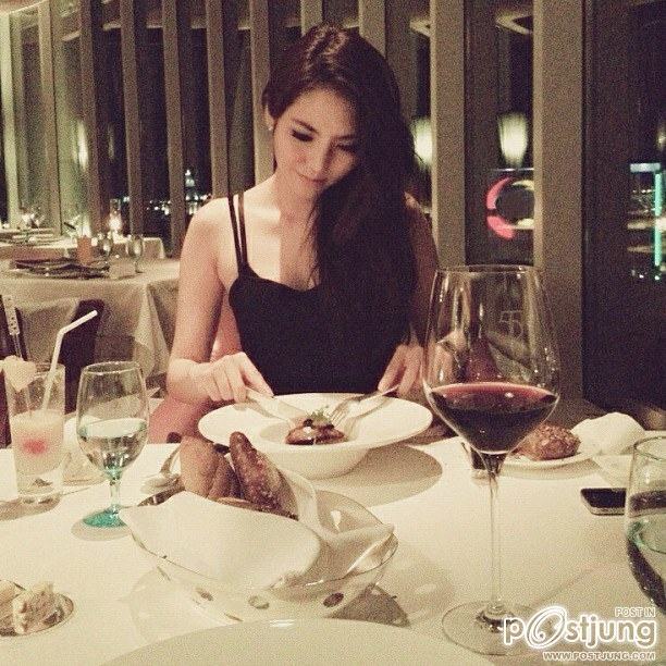 จินนี่ สวย ไฮโซ แต่งตัวเก่ง เป๊ะ