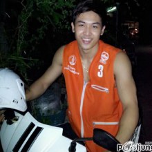 น้องป๋อง พ่อค้าแซ่บข้าวมันไก่