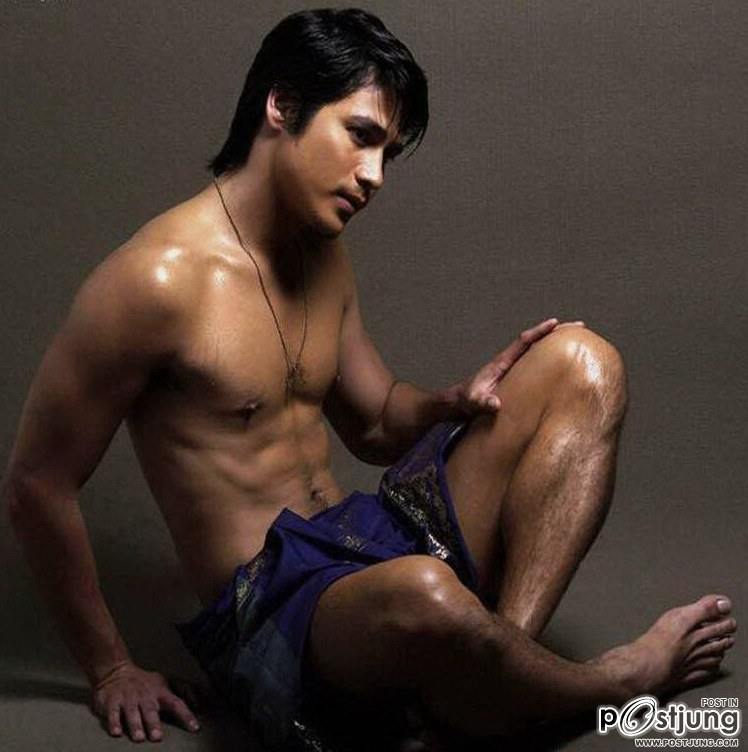 ดาราปินอยล่ำเข้มดีจัง