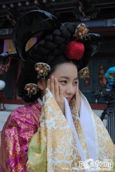 ทงอี จอมนางคู่บัลลังก์