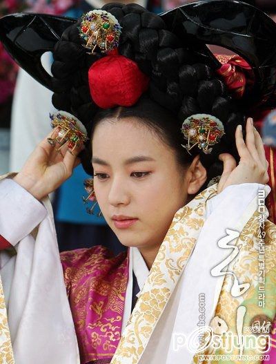 ทงอี จอมนางคู่บัลลังก์