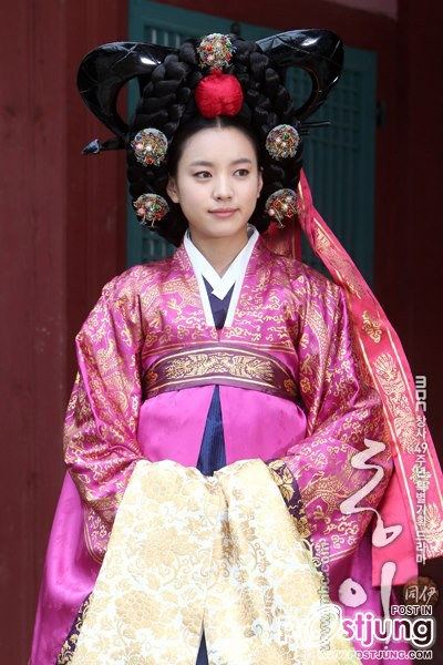 ทงอี จอมนางคู่บัลลังก์