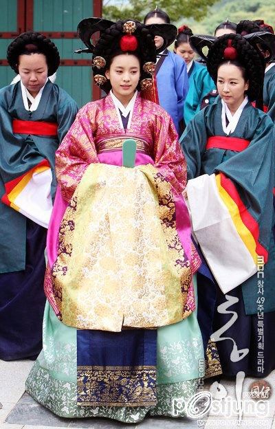 ทงอี จอมนางคู่บัลลังก์