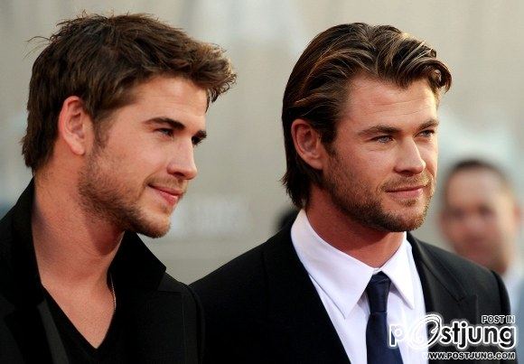 Liam Hemsworth VS Chris Hemsworth