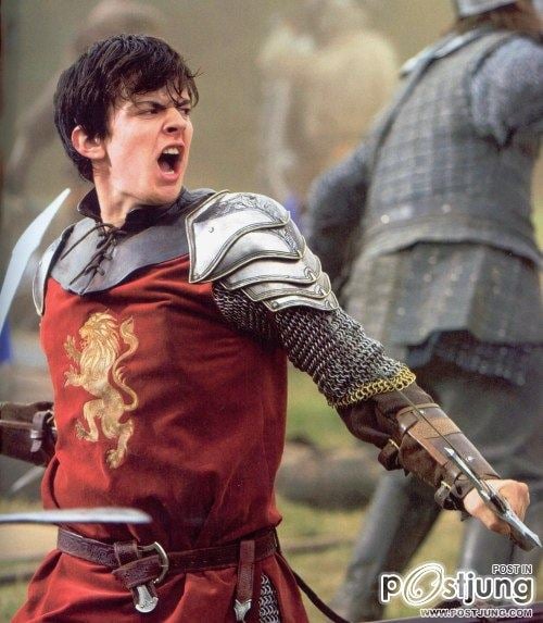 Skandar Keynes