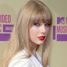 ดารานักร้องเฉิดฉายบนพรมแดง MTV Video Music Awards 2012