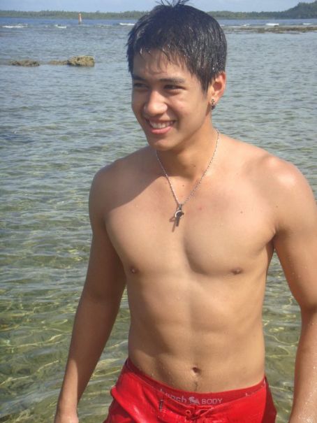 Aljur Abrenica