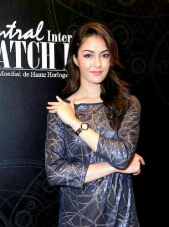 ริด้า MUT เดินแฟชั่นโชว์นาฬิกา