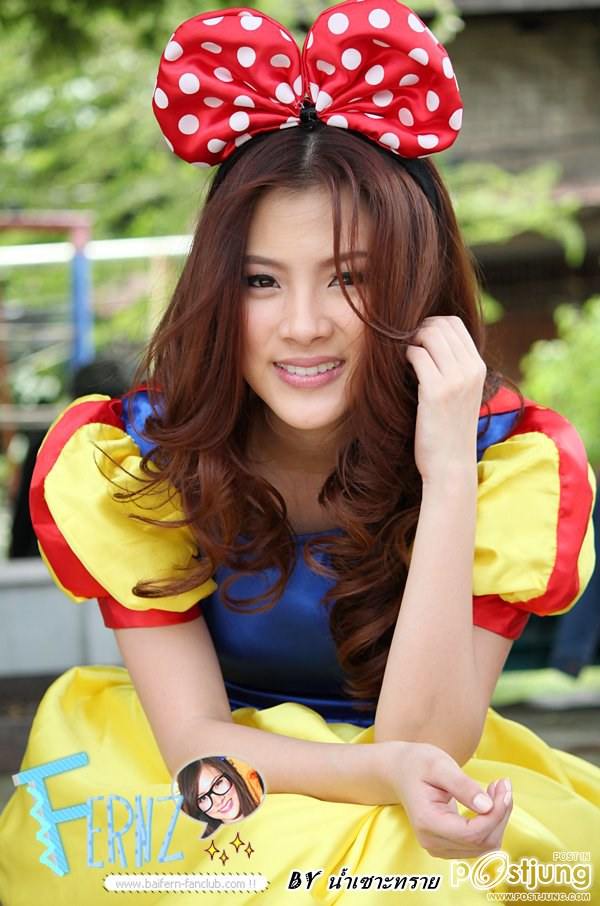 ใบเฟิร์น พิมพ์ชนก ใบเฟิร์น กองถ่ายลูกไม้หลากสี