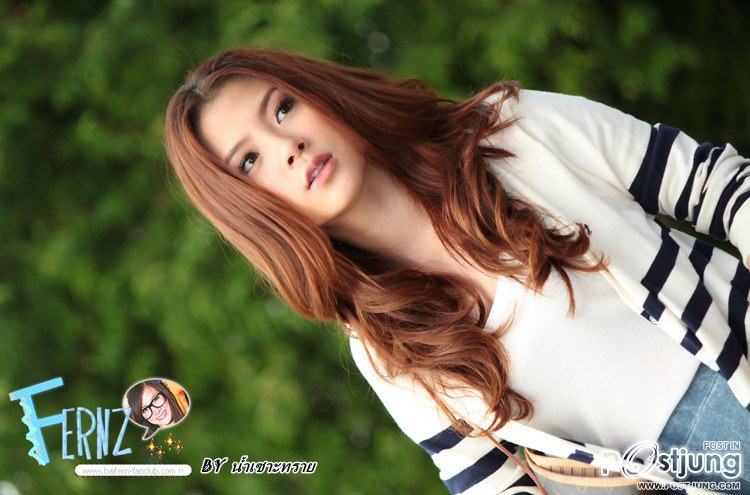 ใบเฟิร์น พิมพ์ชนก ใบเฟิร์น กองถ่ายลูกไม้หลากสี