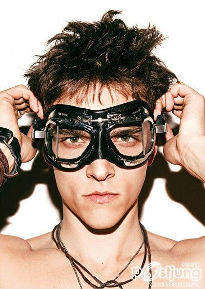 Alexandre Cunha for Bowen Spring/Summer 2013 : HQ images