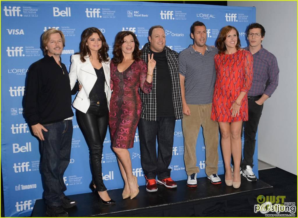 Selena Gomez: 'Hotel Transylvania' Premiere with Justin Bieber's Siblings!