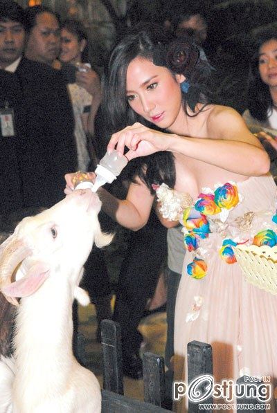 อั้ม พัชราภา งานมหัศจรรย์แห่งพรรณไม้ งานนี้อั้มสวยมากๆๆๆ