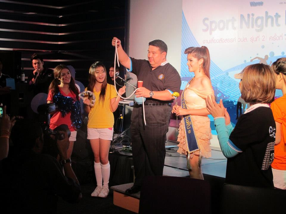 นางสาวไทย ๒๕๕๕ และรองทั้งสอง ร่วมงานเลี้ยง วปส.รุ่นที่ 2